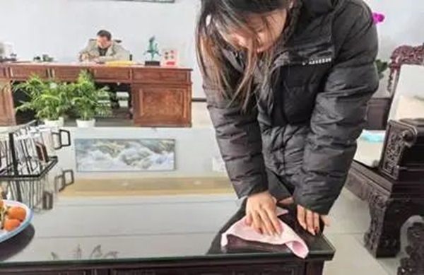 孝老爱亲(六)|威廉体育williamhill|管理学院|孝老之行践于微，爱亲之情暖人心