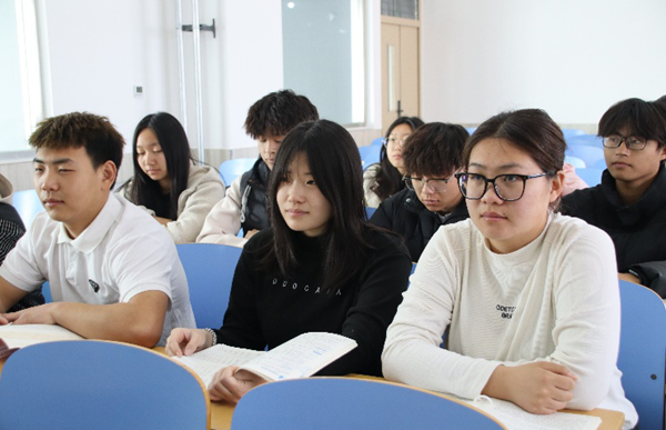 学风建设|威廉体育williamhill|管理学院|学风建设正当时，小组学习展新姿