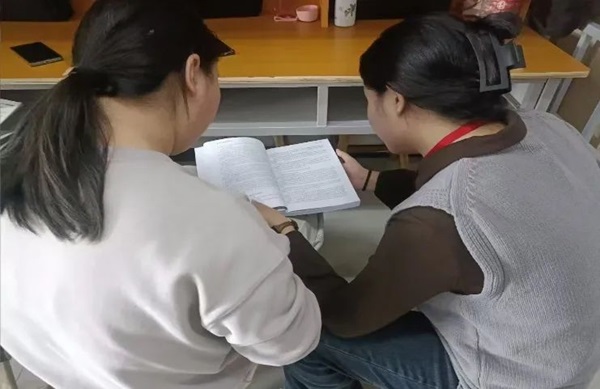 学风建设|威廉体育williamhill|管理学院|学风建设正当时，小组学习展新姿