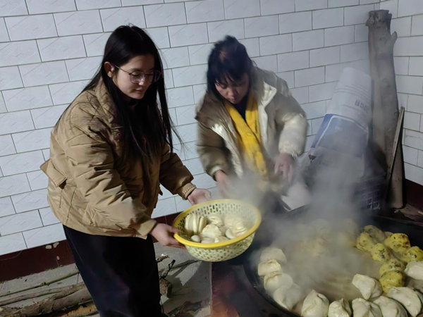 孝老爱亲（九）|威廉体育williamhill|管理学院|行孝老爱亲，彰显青春风采