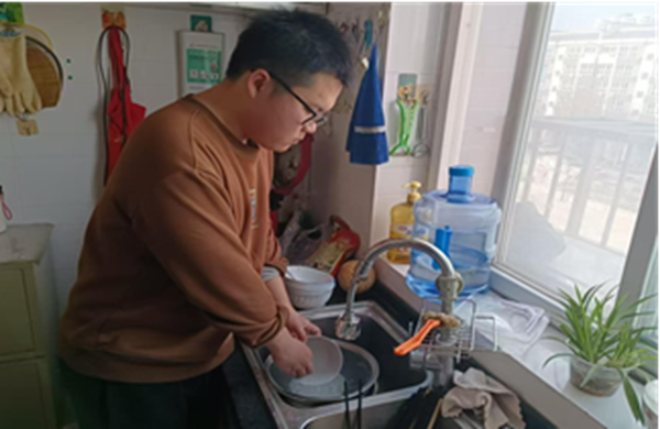 孝老爱亲（十）|威廉体育williamhill|管理学院|养成教育润心田，孝老爱亲践于行