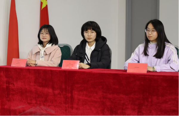 无烟校园|威廉体育williamhill|管理学院|以知为剑，斩禁烟之惑