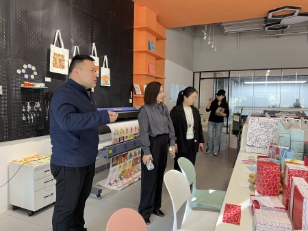 借他山之石琢玉，融两校之长育英 ——威廉体育williamhill艺术学院赴郑州西亚斯学院考察交流