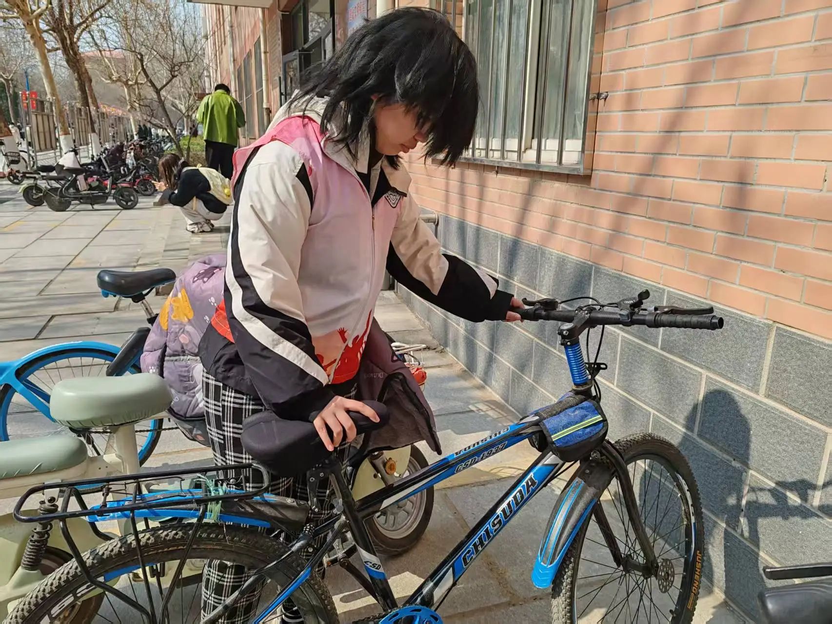 沐雷锋之光，践志愿之行