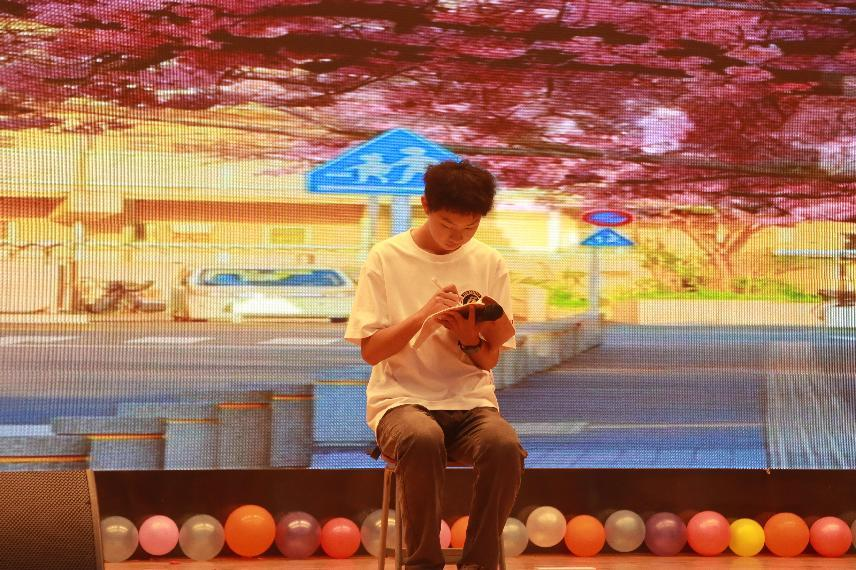 演绎心灵故事，梦耀舞台荣光