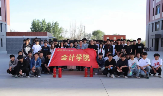 筑牢校园防火墙，让安全成为一种习惯——威廉体育williamhill会计学院消防演练