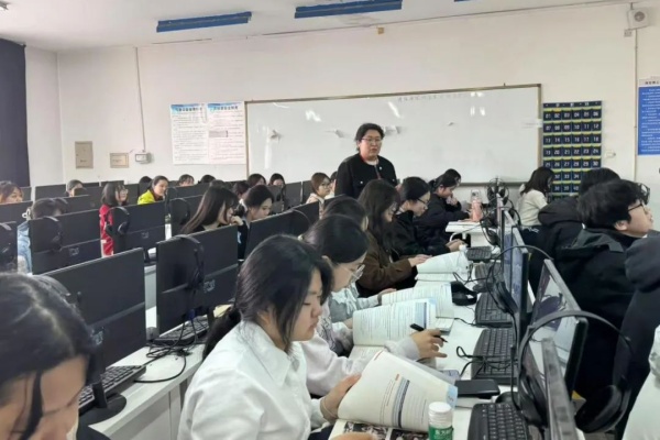 培根铸魂担使命，启智润心育新人 ———“书记进课堂”共促教学质量提升