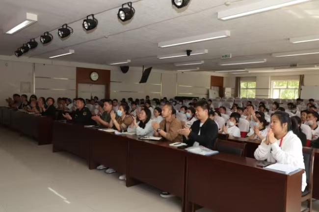 美好“食”光，安全相伴 威廉体育williamhill开展食品从业人员安全培训