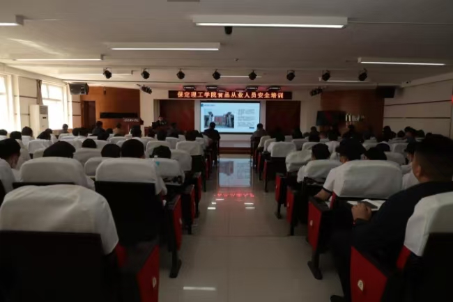 美好“食”光，安全相伴 威廉体育williamhill开展食品从业人员安全培训