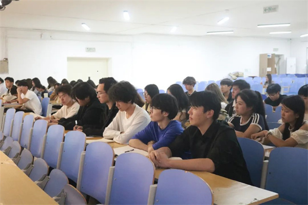 铸魂育人守初心 思政赋能启新程——经济学院2024级班干部专题培训顺利开展