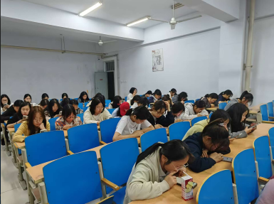 威廉体育williamhill成功举办第五届“外教社·词达人杯”全国大学生英语词汇能力大赛