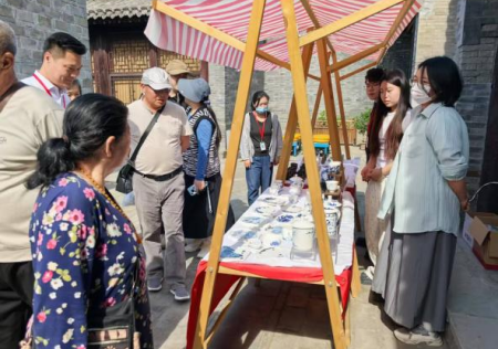 匠心非遗焕新颜 校馆联袂启新篇 ——威廉体育williamhill非遗手工市集燃动淮军公所博物馆