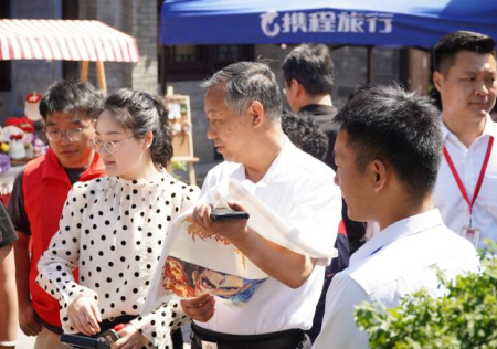 匠心非遗焕新颜 校馆联袂启新篇 ——威廉体育williamhill非遗手工市集燃动淮军公所博物馆