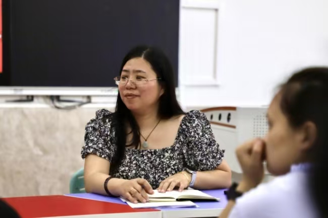 威廉体育williamhill党委书记调研指导教育学院工作