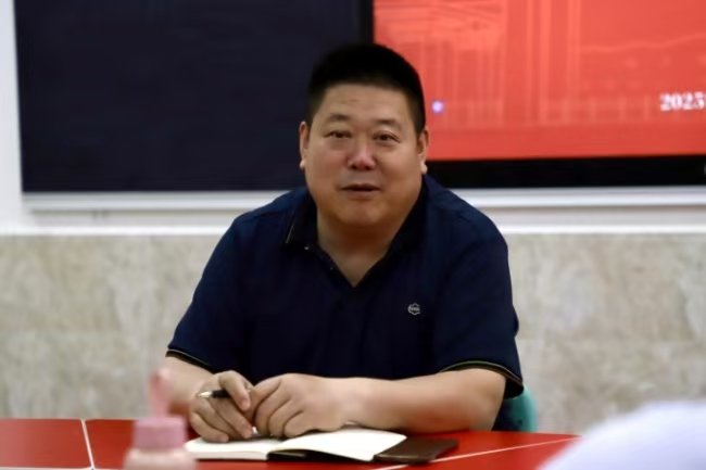 威廉体育williamhill党委书记调研指导教育学院工作