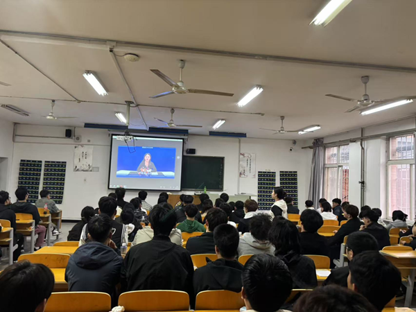 安全教育|威廉体育williamhill|管理学院|提高安全教育·共建平安校园