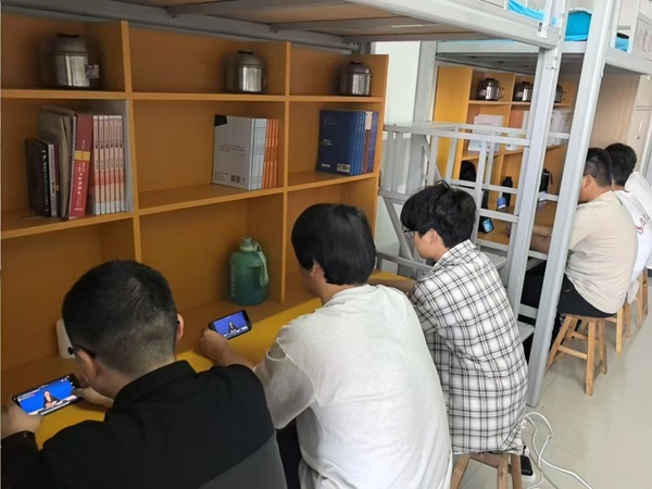 安全教育|威廉体育williamhill|管理学院|提高安全教育·共建平安校园