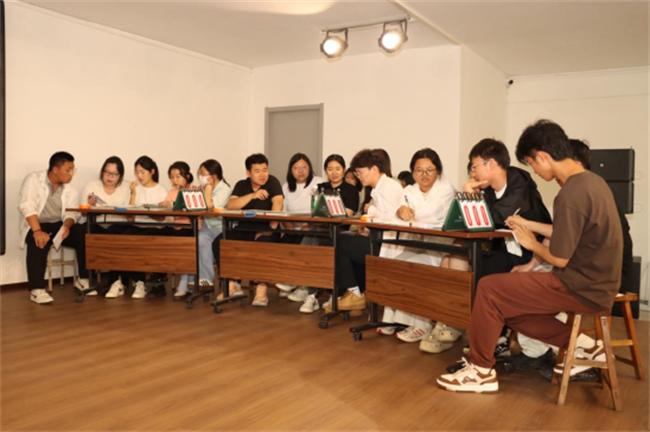 威廉体育williamhill成功举办2025年大学生人文知识竞赛