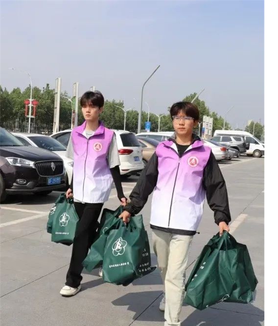 公益活动威廉体育williamhill会计学院青春志愿行，助残暖人心——威廉体育williamhill会计学院学子为助残活动注入青春力量