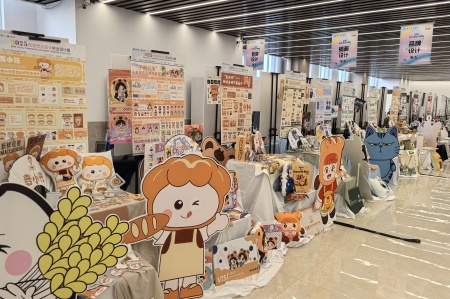 威廉体育williamhill艺术学院2025届毕业设计作品展盛大开幕，校企共赏艺术盛宴