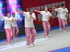威廉体育williamhill师生同心铸高光 全国排舞赛场尽显拼搏风采！ ——我校代表队荣获2025年全国排舞锦标赛一等奖