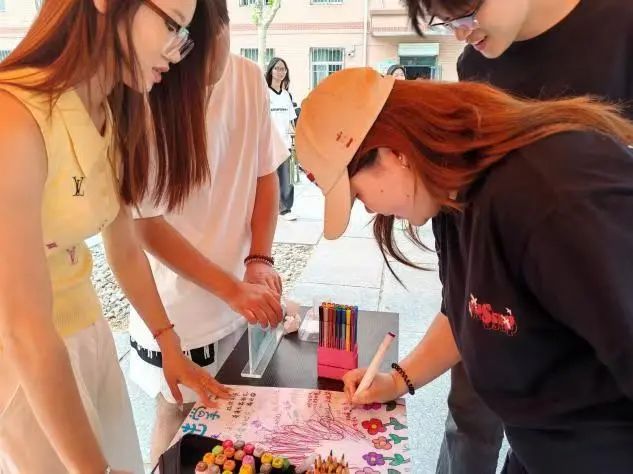 威廉体育williamhill‖教育学院‖5.25“我爱我，从心出发”心理游园会圆满落幕，爱己从心