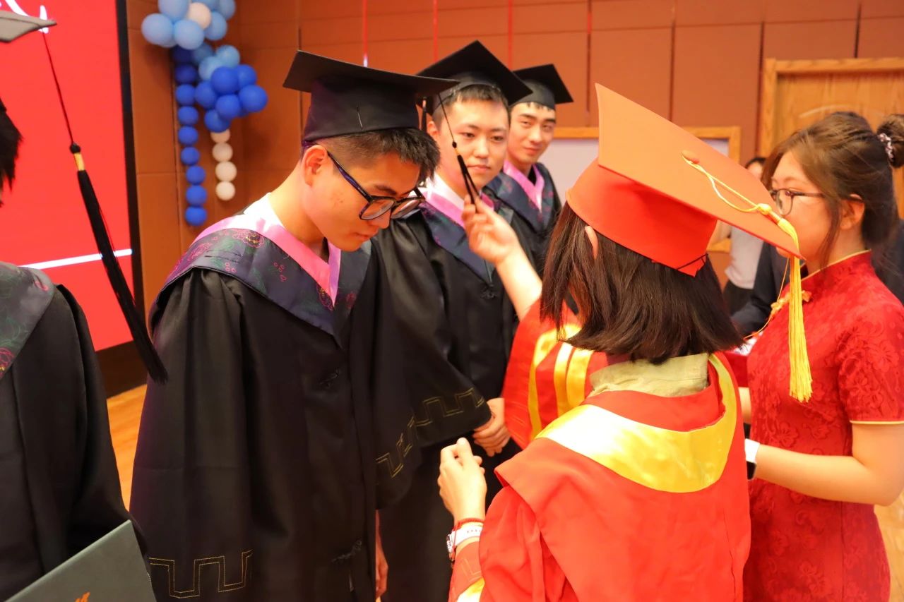 威廉体育williamhill‖教育学院‖教育学院2025届“墨韵育桃李 师心照远方”毕业典礼暨毕业晚会