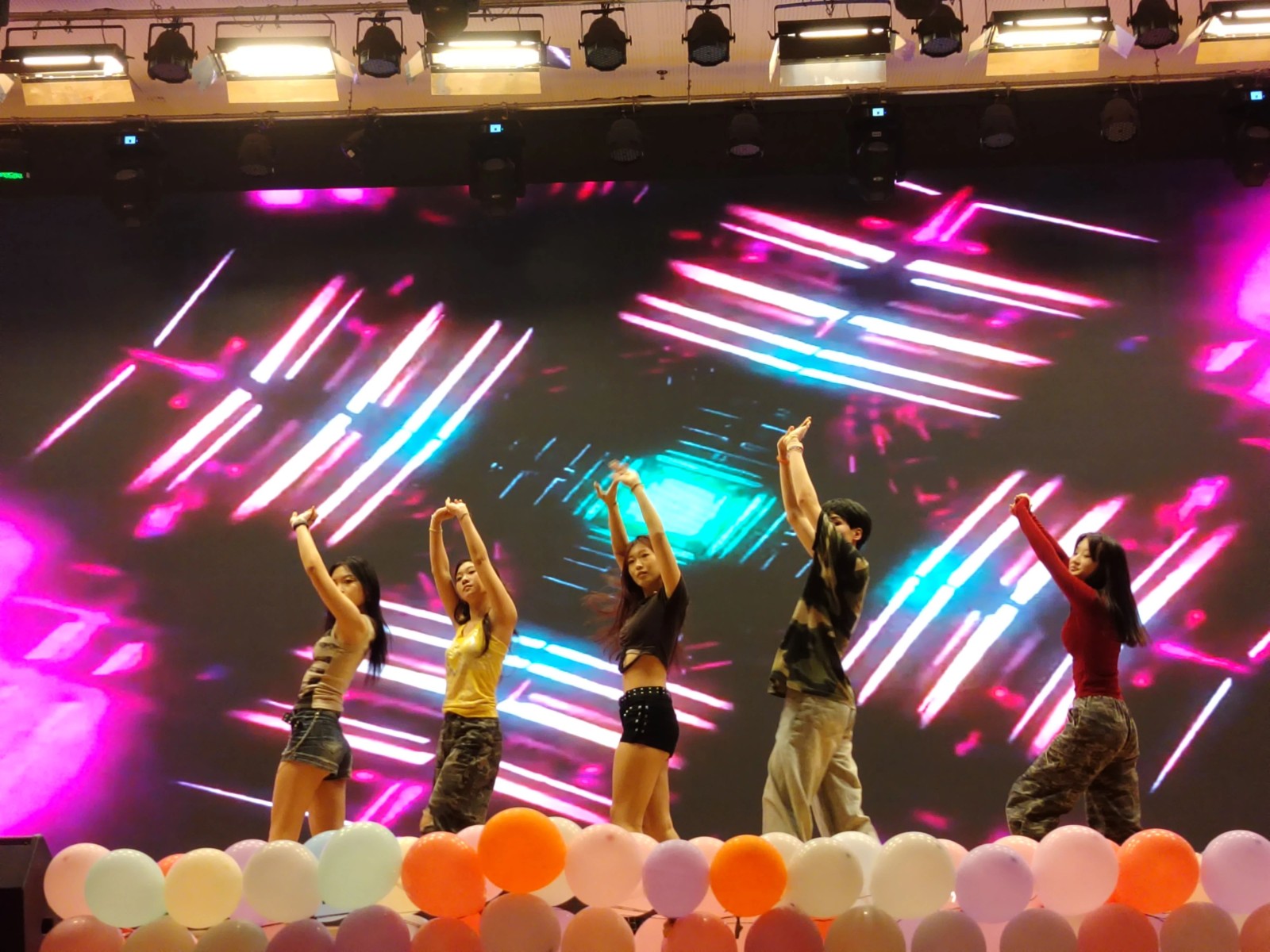 威廉体育williamhill‖教育学院‖教育学院2025届“墨韵育桃李 师心照远方”毕业典礼暨毕业晚会