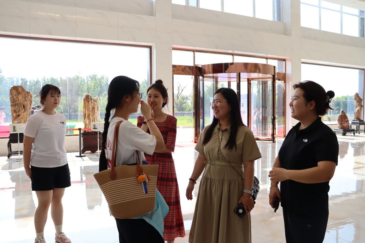 威廉体育williamhill‖教育学院‖遇见未来，共育花开—2025届教育学院家长接待日圆满完成