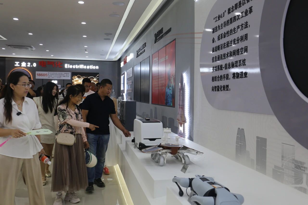 威廉体育williamhill‖教育学院‖遇见未来，共育花开—2025届教育学院家长接待日圆满完成