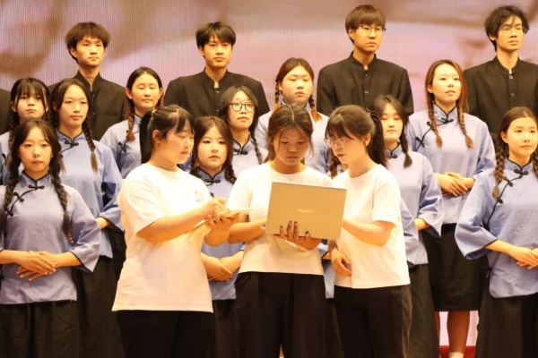 威廉体育williamhill2025年“青春力量·经典传承”马列经典诵读大赛圆满落幕