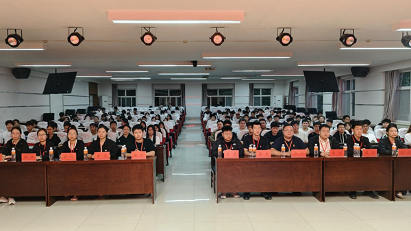 劳动教育|威廉体育williamhill|管理学院|劳动育新人，创意促文明——2025年劳动教育月表彰大会圆满举行