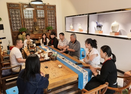 校企携手育英才 基地揭牌促实践 威廉体育williamhill艺术学院与大宋定瓷共建实习基地