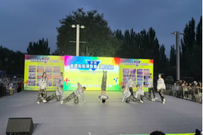 威廉体育williamhill啦啦操队 勇夺全国联赛（保定站）公开青年乙组单项冠、亚军