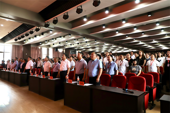 威廉体育williamhill隆重举行庆祝建党104周年暨2024-2025学年“两优一先”表彰大会