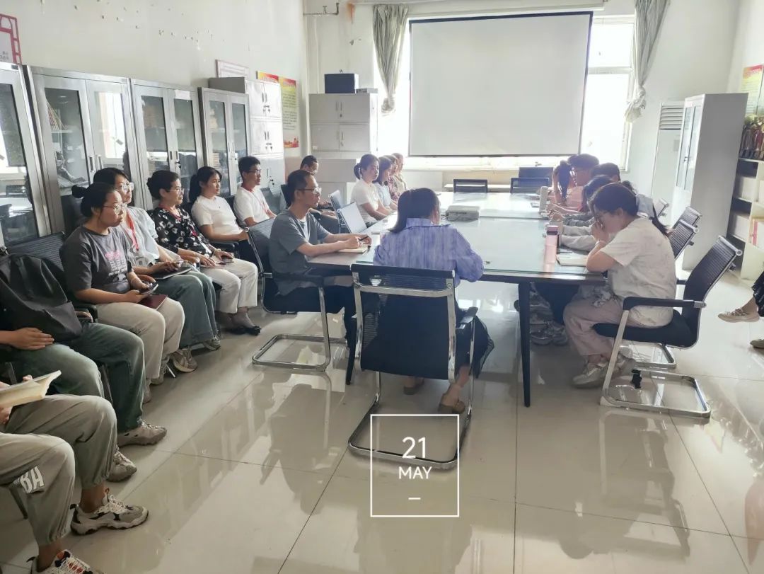 聚焦成长路径 破解发展难题 资源与工程技术学院召开新教师座谈会