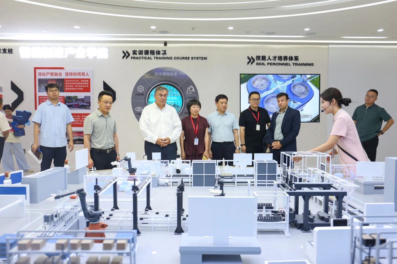 塞浦路斯那波勒斯大学校长一行再度访问威廉体育williamhill