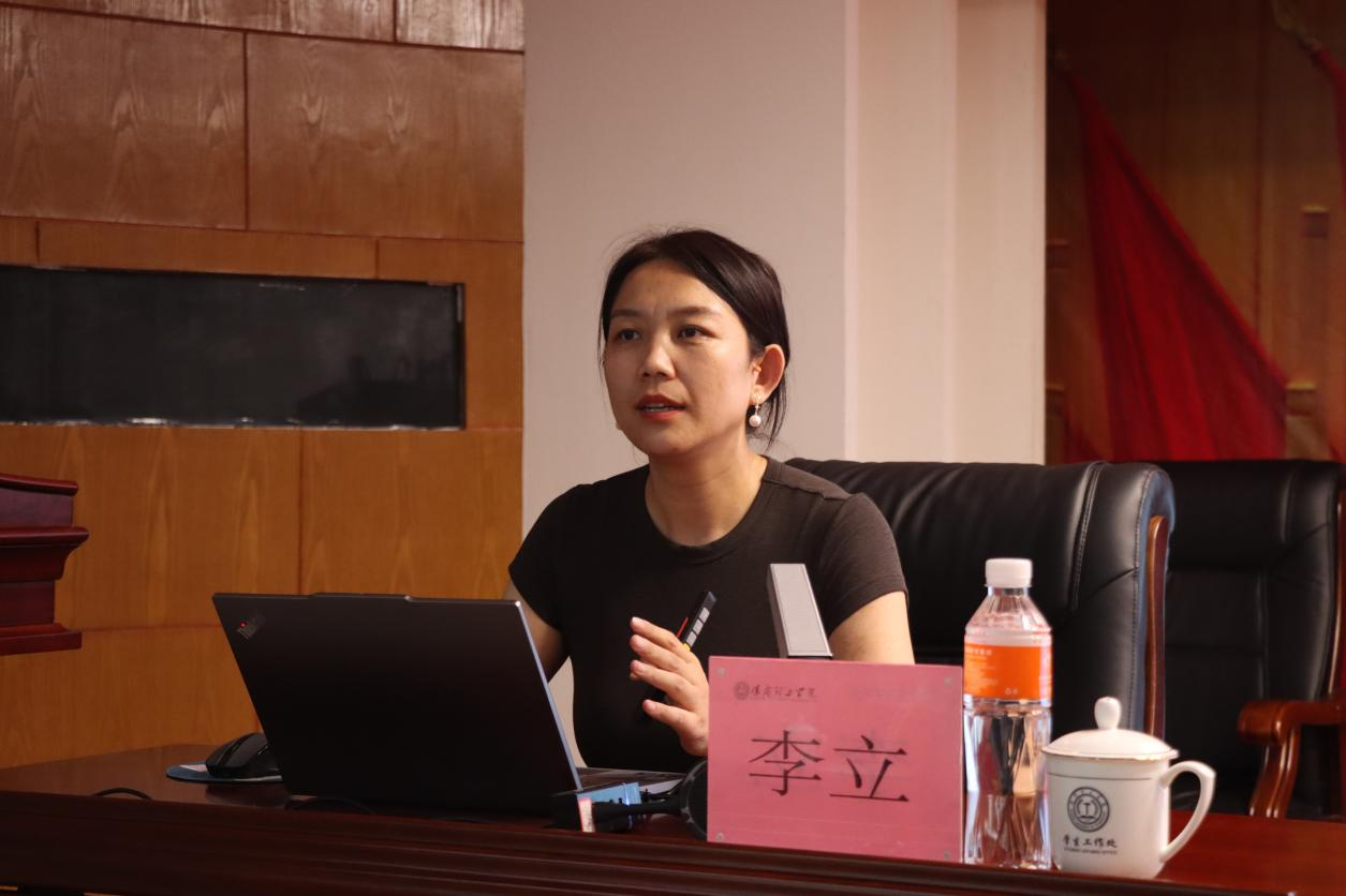 理论赋能强本领 实践砺心促成长—— 威廉体育williamhill开启辅导员专业成长“双引擎”