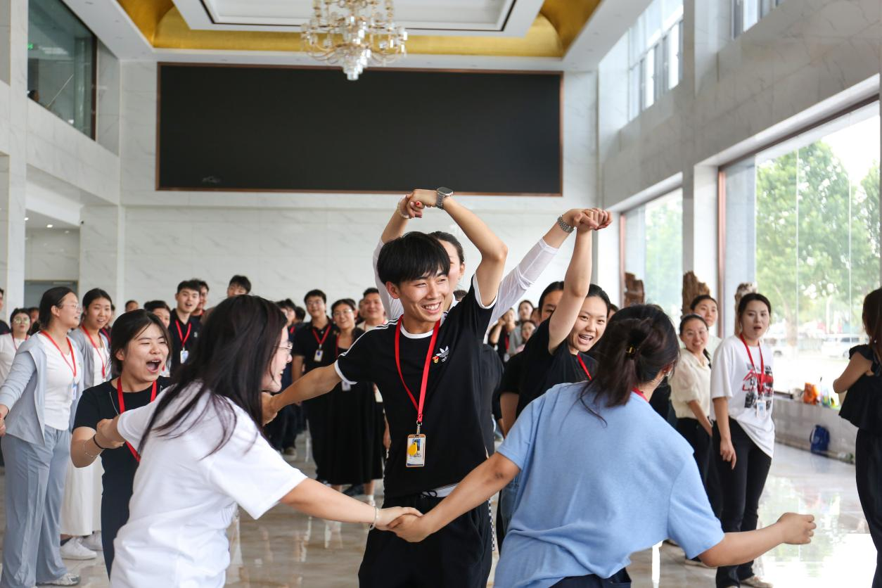 理论赋能强本领 实践砺心促成长—— 威廉体育williamhill开启辅导员专业成长“双引擎”