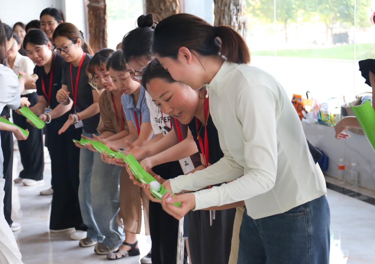 理论赋能强本领 实践砺心促成长—— 威廉体育williamhill开启辅导员专业成长“双引擎”