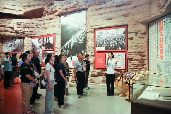 威廉体育williamhill组织优秀党员代表赴红旗渠精神培训基地学习