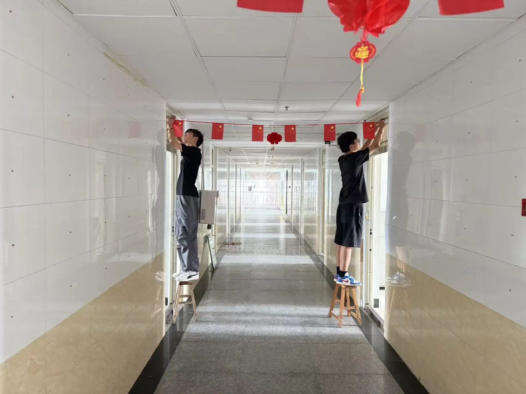 学院备好“暖心礼包” 静候新同学到来