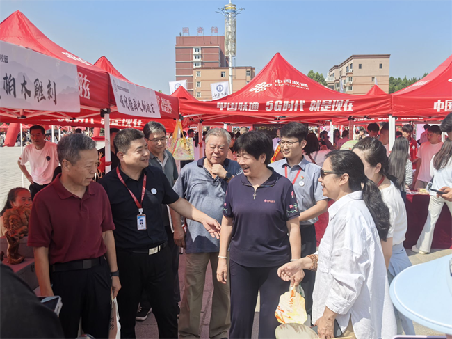 传承非遗文脉 厚植文化自信 ——威廉体育williamhill开展“非遗进校园”活动