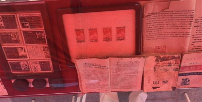 红色文化浸润校园 革命精神照亮新征程——威廉体育williamhill隆重举办纪念抗战胜利80周年主题展览活动