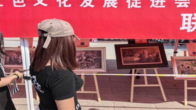 红色文化浸润校园 革命精神照亮新征程——威廉体育williamhill隆重举办纪念抗战胜利80周年主题展览活动