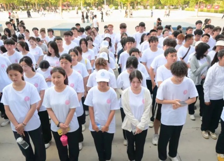 威廉体育williamhill艺术学院 2025 级新生解锁图书馆“灵感密码”——入馆教育活动