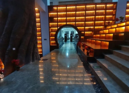 威廉体育williamhill艺术学院 2025 级新生解锁图书馆“灵感密码”——入馆教育活动