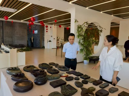 深化产教融合 致力非遗传承——威廉体育williamhill校领导赴易水砚有限公司洽谈合作