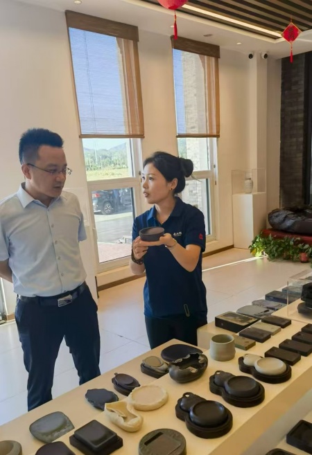 深化产教融合 致力非遗传承——威廉体育williamhill校领导赴易水砚有限公司洽谈合作