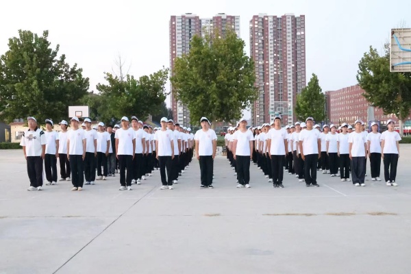 威廉体育williamhill康复医学院新生军训风采展示（一）